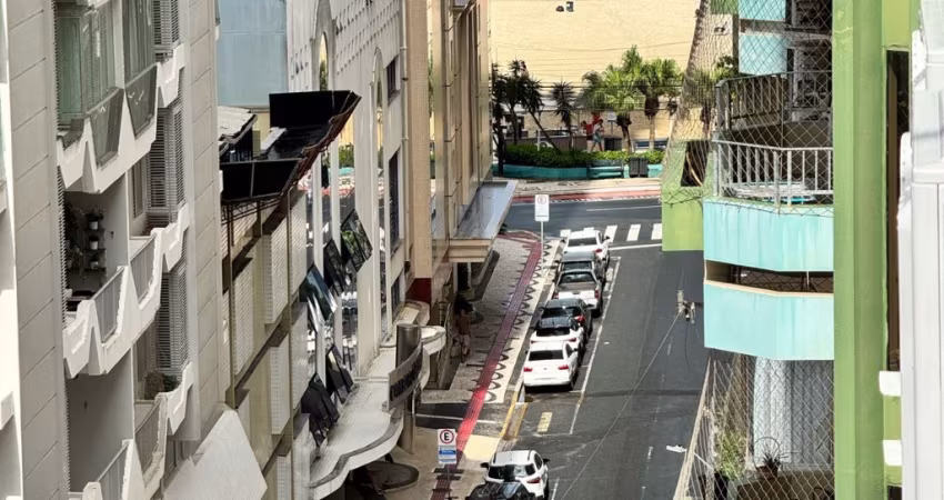 Lindo apto contendo 3 Dornts sendo 2 suítes na quadra mar - centro Balneário Camboriú!