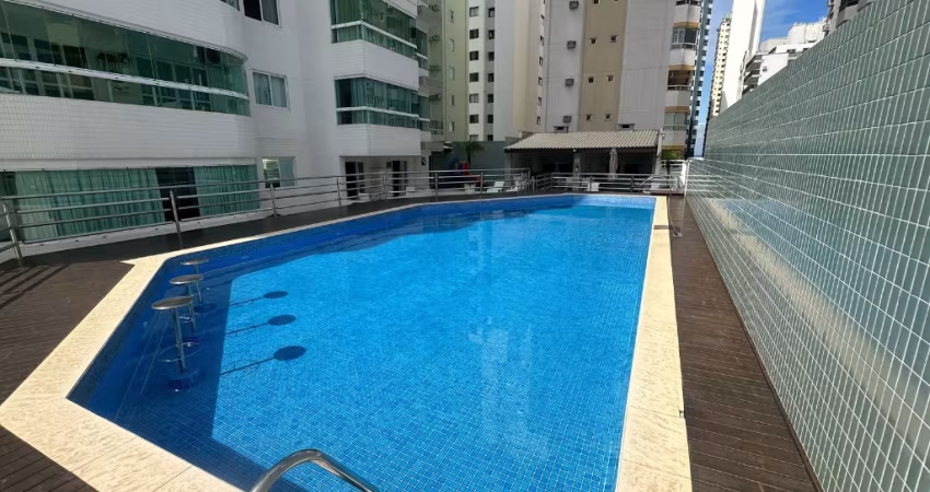 Lindo apartamento com 02 dormts sendo 1 suíte e 1 vaga próximo à praia central de Balneário Camboriú-SC