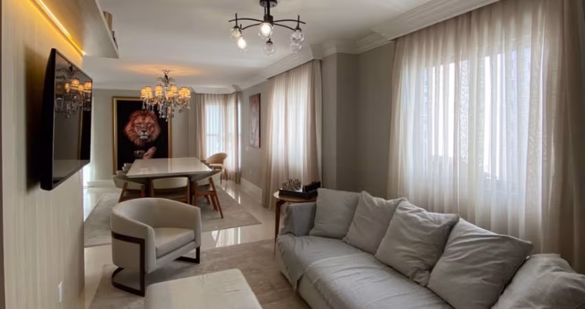 Linda cobertura duplex com 3 suítes e 2 vagas no centro próx à praia em Balneário Camboriú