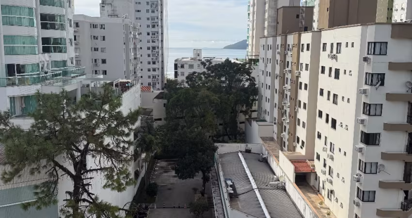 Apartamento 03 dormts sendo 1 suíte na avenida Brasil com vista mar.