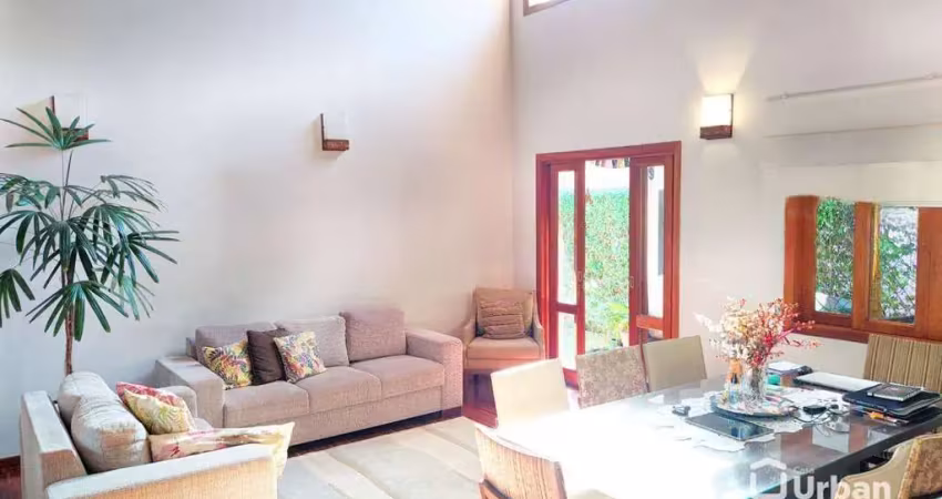 Casa com 3 dormitórios à venda, 240 m² por R$ 1.390.000,00 - Fazendinha - Carapicuíba/SP