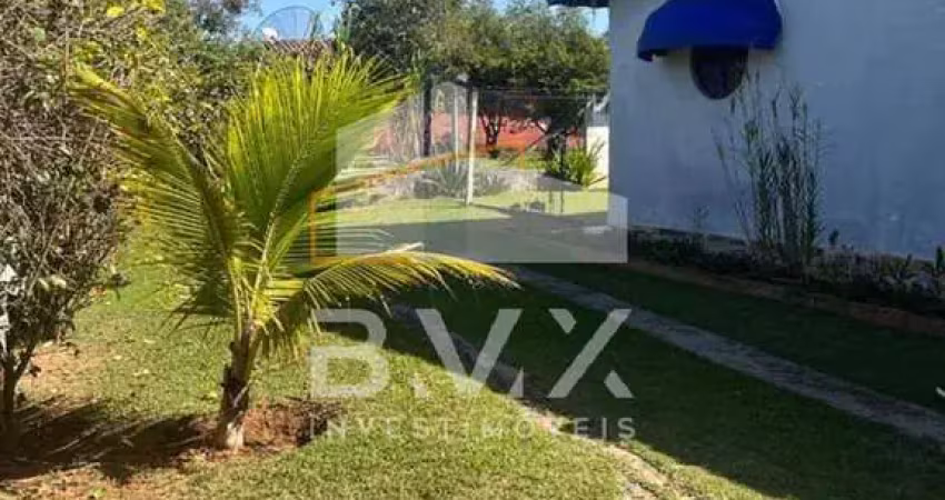 Chácara à venda em araçoiaba da serra-sp, bairro campo do meio: 2 quartos, sala, banheiro, 6 vagas garagem e 180m² de área.quarto e banho nos fundos