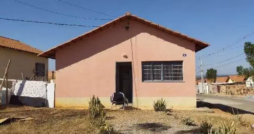 Casa para venda em bom despacho, geraldo cesário, 2 dormitórios, 1 banheiro, 1 vaga