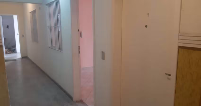 Apartamento Locação com 70m² de área útil, com 03 quartos espaçosos, sala, cozinha, banheiro e lavanderia sem vaga e sem elevador