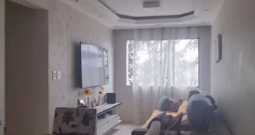 Apartamento venda com 52m², 2 quartos, 1 banheiro, 1 vaga de garagem e armários embutidos.
