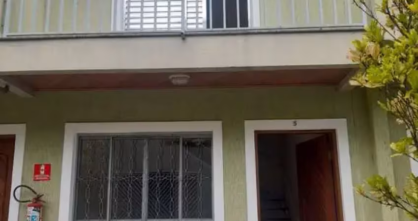 Sobrado locação  com 2 quartos, 1 vaga em condomínio fechado