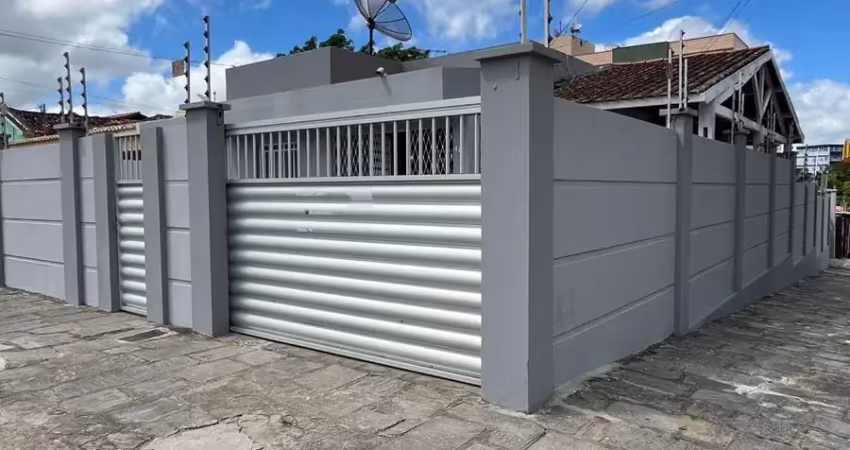 Excelente casa a venda de esquina  com 384m2 ideal para morar ou  comercializar