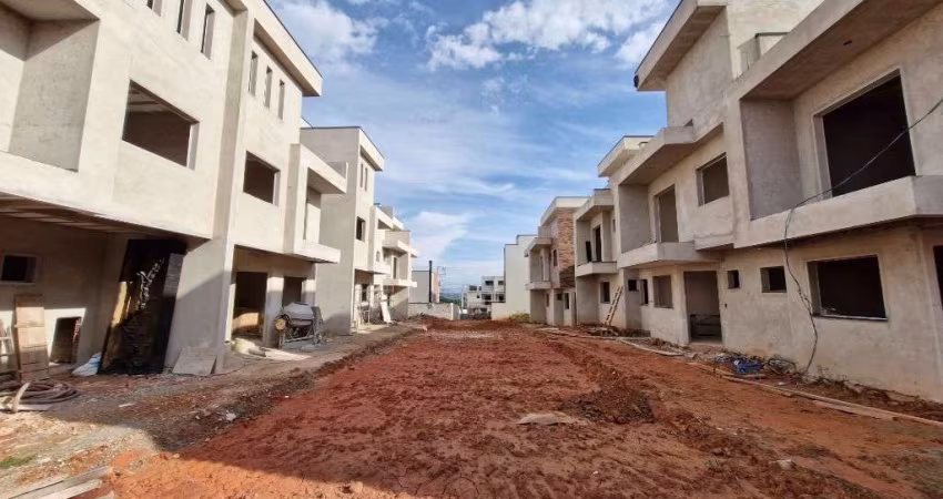 Sobrado com 3 dormitórios à venda, 105 m² por R$ 630.000,00 - Pilarzinho - Curitiba/PR