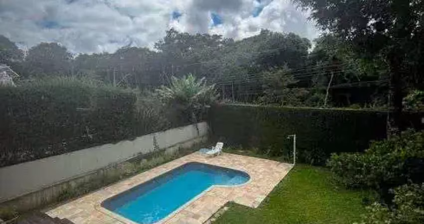 Casa de condomínio para venda possui 322 metros quadrados com 3 quartos
