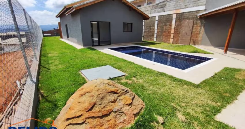 Casa com 3 Quartos, Piscina e Churrasqueira - Financiamento Bancário