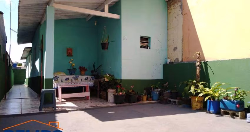 Casa à venda em Terra Preta com 2 dormitórios, escriturada!