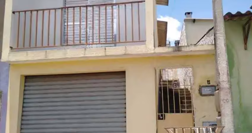 Casa a venda para fonte de renda ou moradia em Mairiporã.