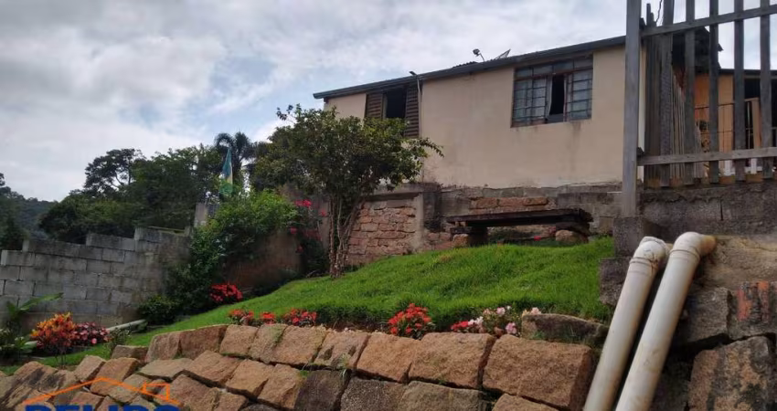 Casa com quintal grande e espaçosa já escriturada!