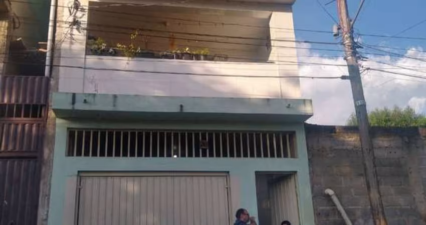 Casa à venda com 4 quartos em bairro tranquilo de Terra Preta.