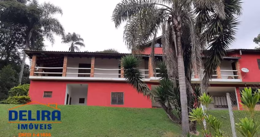 Chácara a venda com uma vista linda para a natureza.