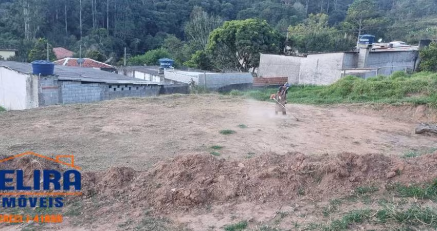 Terreno com Terraplenagem Feita: Pronto para Construir seu Projeto!