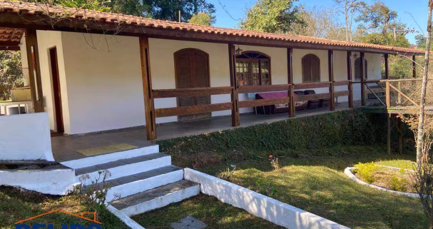Sítio com ótima localização em Atibaia, escriturado.