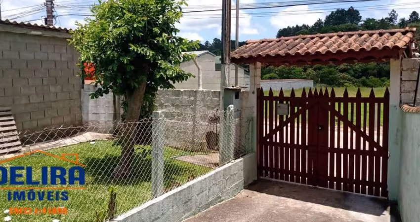 Chácara espaçosa com sala comercial na frente em Terra Preta.