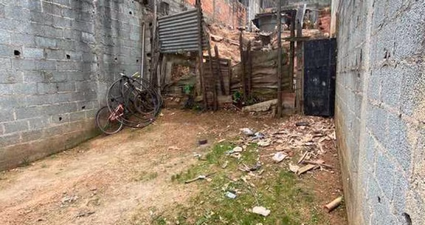 Terreno com ótima localização e pronto para construir.