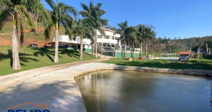 Chácara à Venda com Piscina e Lago para Pesca: Um Paraíso de Lazer!