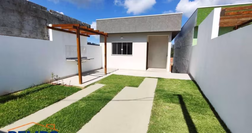Casa Nova com Projeto Moderno e Localização Privilegiada.