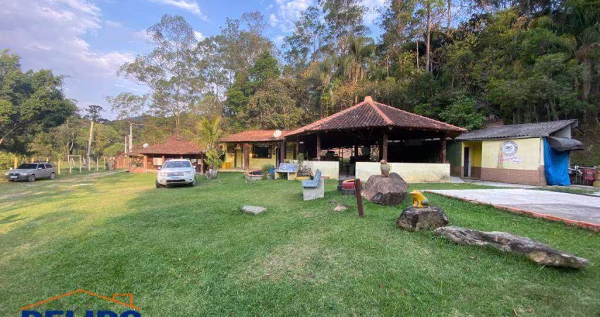 Sítio em Mairiporã: 22.700 m² de Natureza Exuberante  te Aguardam