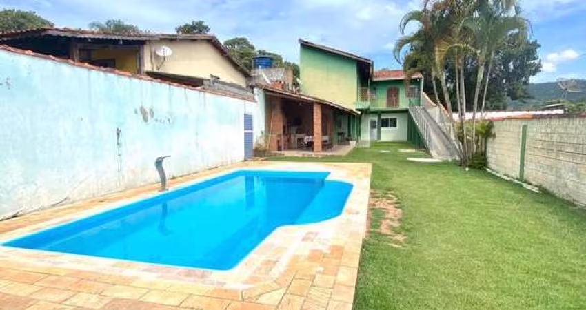 Oásis de Tranquilidade: Duas Residências Completas em Meio à Natureza