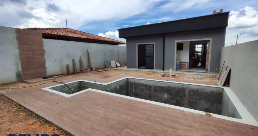 Casa em Construção com 3 Dormitórios, Incluindo Suíte em Terra Preta