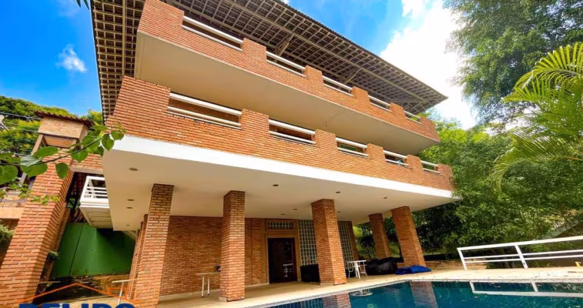 Magnífica Casa em Condomínio com Ampla Estrutura de Lazer e Segurança