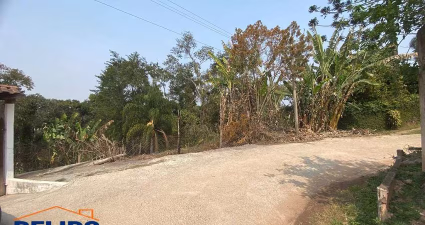 Terreno de 1.532m² com Escritura – Bairro Tranquilo e Arborizado