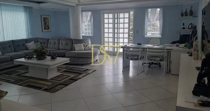 SOBRADO com 3 Quartos e 3 banheiros 3 vagas à Venda, 325 m² por R$ 1.400.000