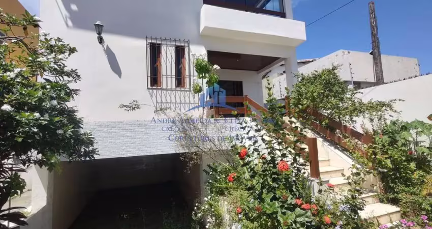 Casa para Venda em Salvador, Piatã, 4 dormitórios, 4 suítes, 6 banheiros, 2 vagas