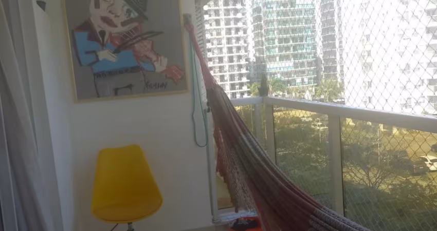 Ótimo apartamento de 2 quartos na Barra Olímpica em condomínio com total infra!