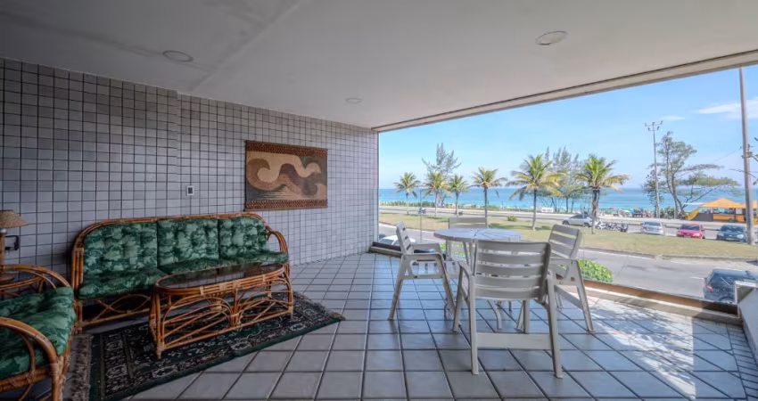 Apartamento a venda  na Avenida Lucio Costa no Recreio dos Bandeirante! Oportunidade Imperdível!!