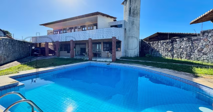 Casa a apenas 5min do Natal Shopping, 5/4,sauna,piscina e terreno com 1000m²