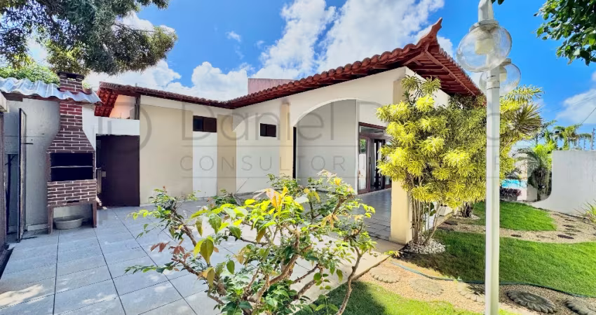 Casa em Candelária a apenas 3 min do Natal Shopping, 4/4, piscina. Oportunidade