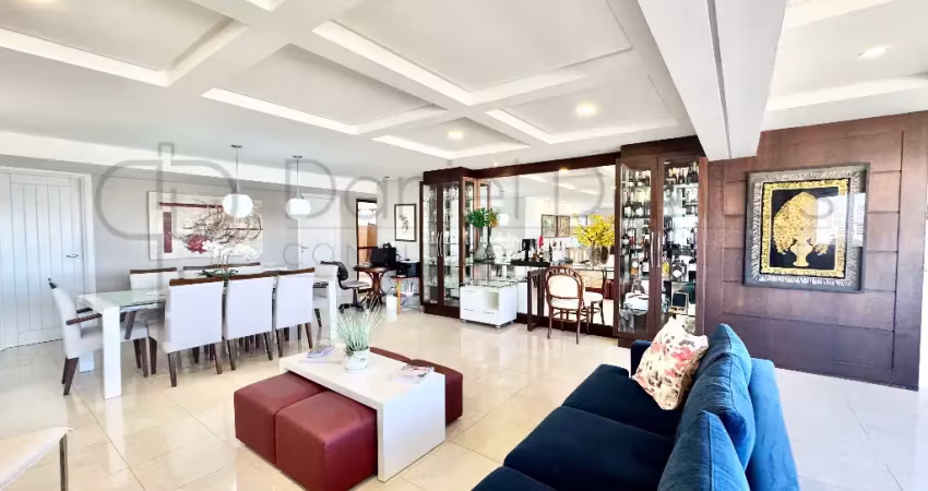 Residencial Maria José Gurgel, 334,10m² em Petrópolis. Alto Padrão. Oportunidade!