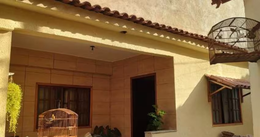 CASA 3 DORMITÓRIOS