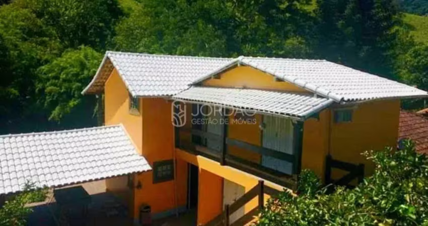 Casa à venda na Rua Alecrim, 1, Sana, Macaé