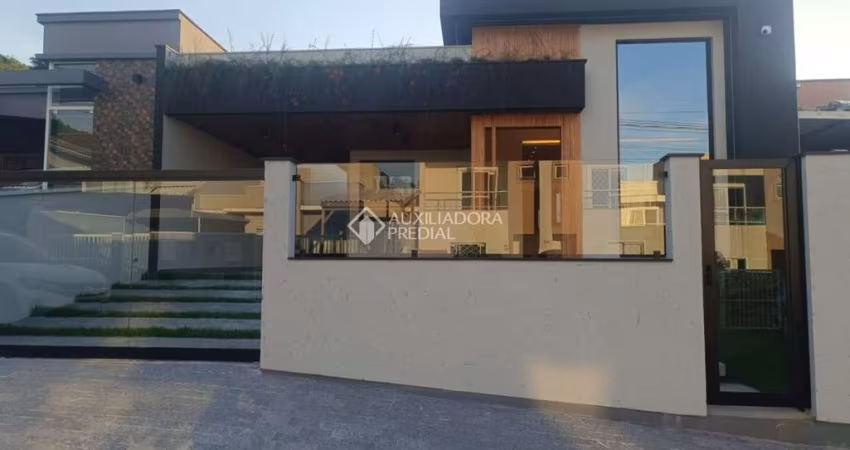 Casa com 3 quartos à venda na Rua Ignácio José Galvão, 135, Bela Vista, Palhoça
