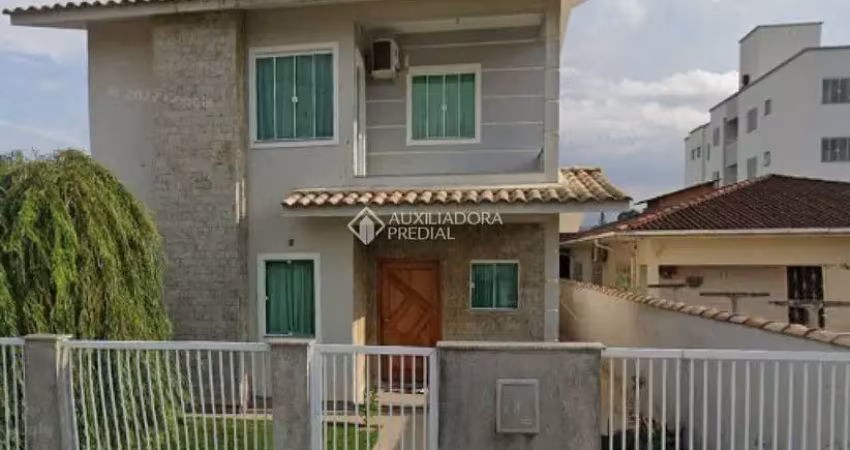 Casa com 4 quartos à venda na Doutor Pedrinho, 136, Bela Vista, Palhoça