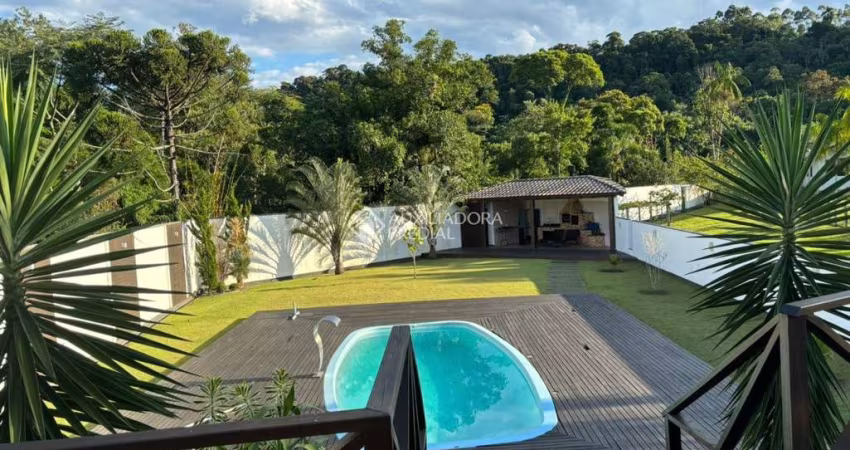 Casa com 3 quartos à venda na Dom Pedro II, 8617, Poço Fundo, Santo Amaro da Imperatriz