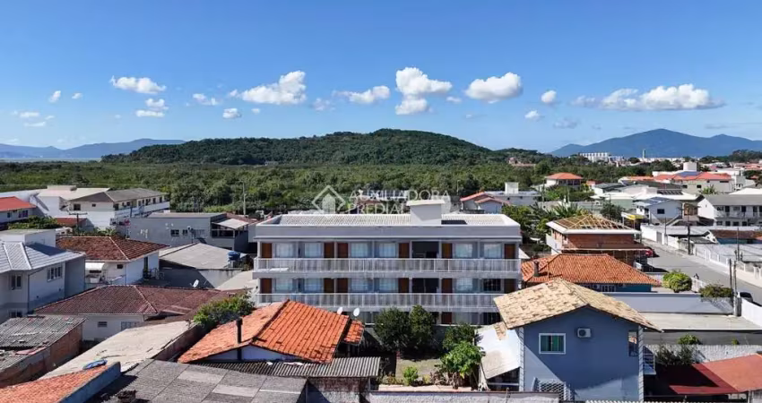 Casa com 18 quartos à venda na Rua João Carlos Espíndola, 126, Barra do Aririú, Palhoça