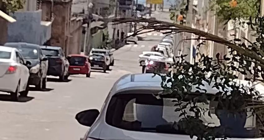 Imóvel  espaçoso para locação comercial em amaralina.