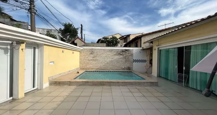 Casa em condomínio fechado com 3 quartos à venda na Rua Pico do Andaraí, Taquara, Rio de Janeiro