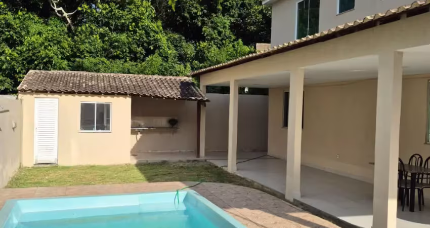 Excelente Casa com Piscina e 2 Quartos Em Vargem Grande