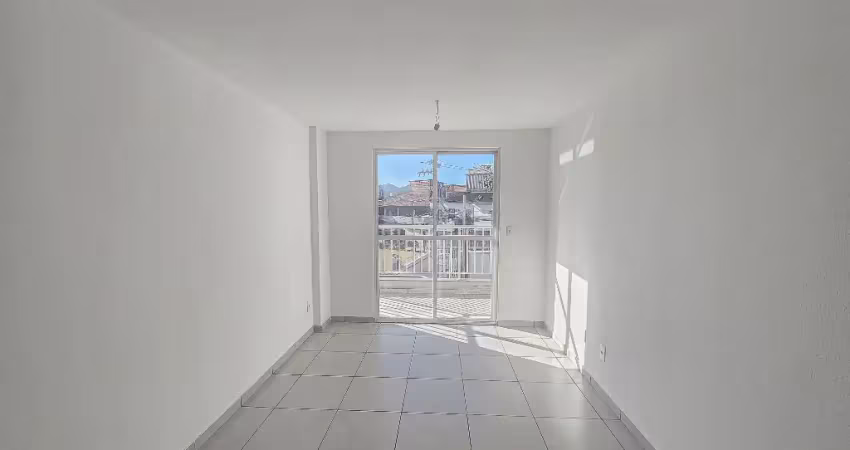 Vendo excelente apartamento com 2 quartos 1 suíte na curicica