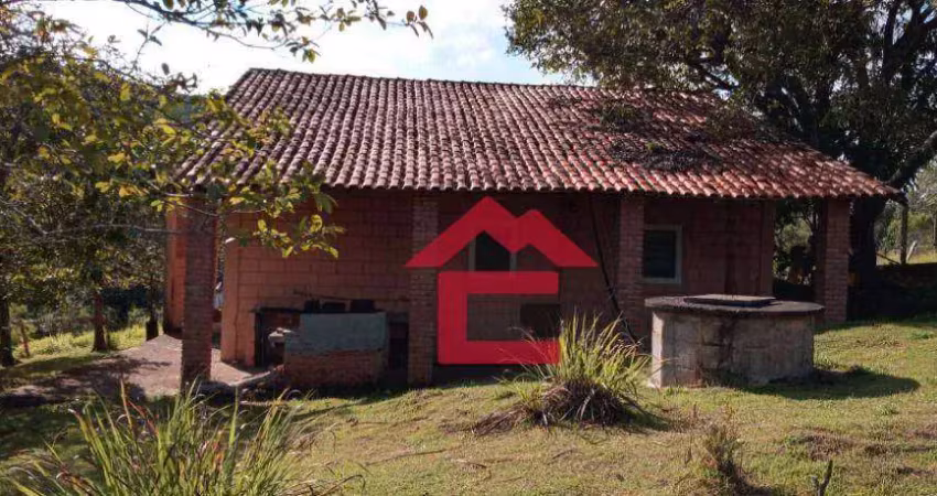 Mairinque- sitio com 49.000 m2 , sendo 3 dormitórios com lago e nascente próximo ao shopping catarina e apenas 70 km de são paulo, a verdadeira casa d