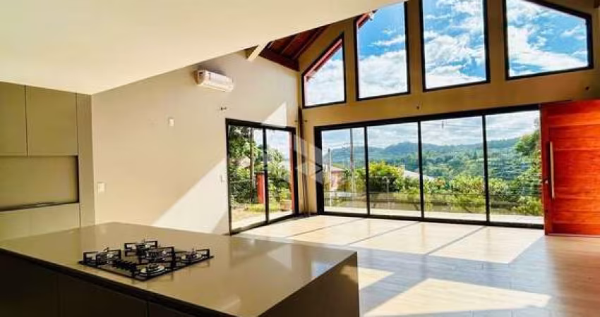 Casa com 290m² com 2 quartos e terreno de 405m²