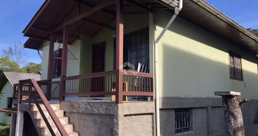 Casa de 160m2 com amplo terreno